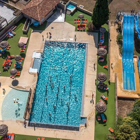 Camping Les Hautes Prairies Lourmarin Esterno foto