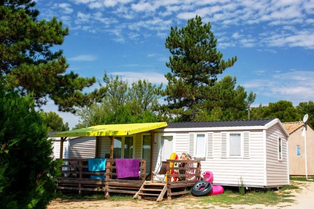 Camping Les Hautes Prairies Lourmarin Esterno foto