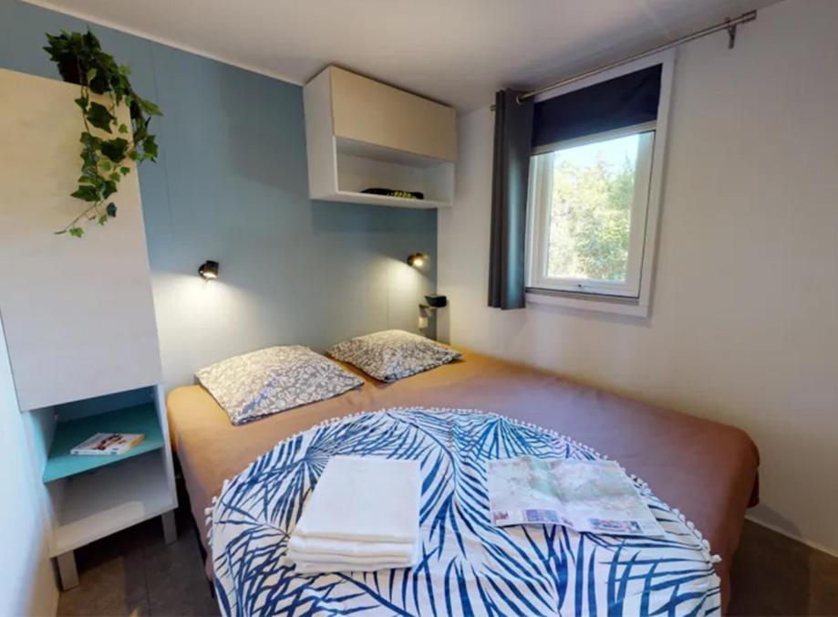 Camping Les Hautes Prairies Lourmarin Esterno foto