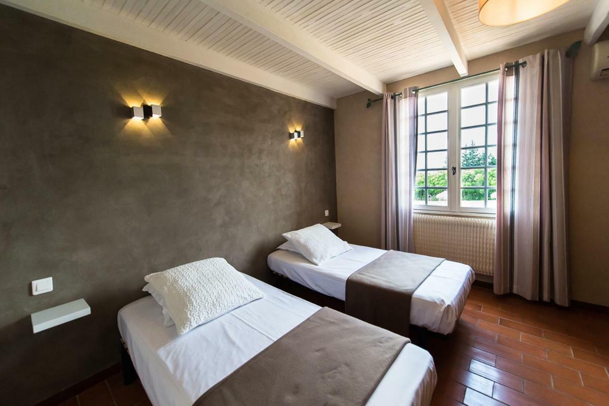 Camping Les Hautes Prairies Lourmarin Esterno foto